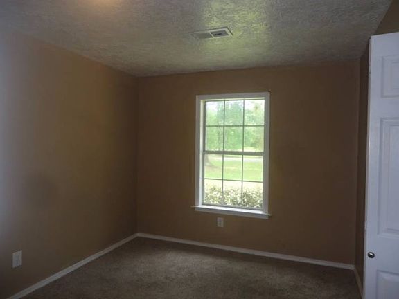 5th image of 2649 Jackie St
