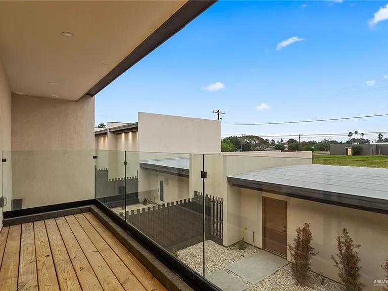 1408 S 7th Ave — Photo 17