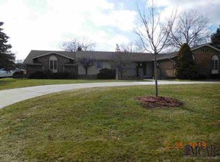15007 Woodpine Dr, Monroe, MI 48161