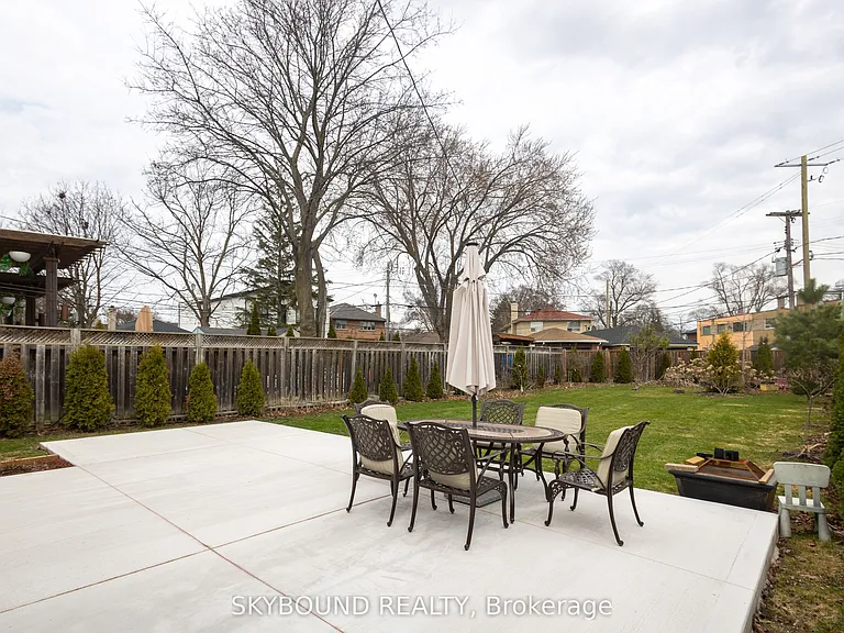 1343 Islington Ave — Photo 8