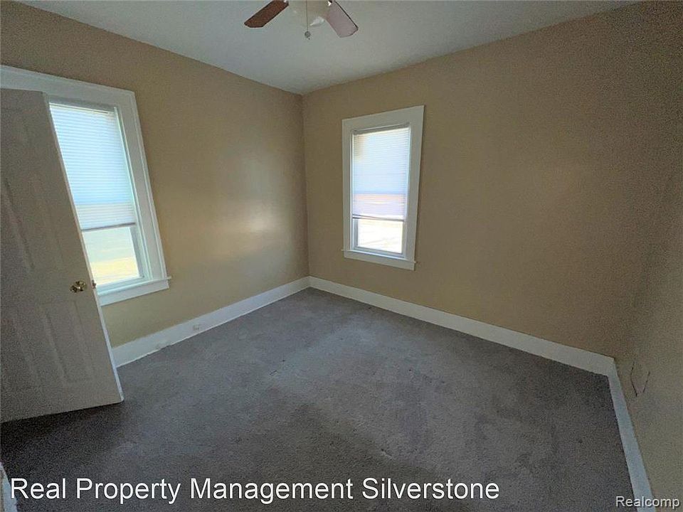 1st image of 95 Putnam Ave Unit 2