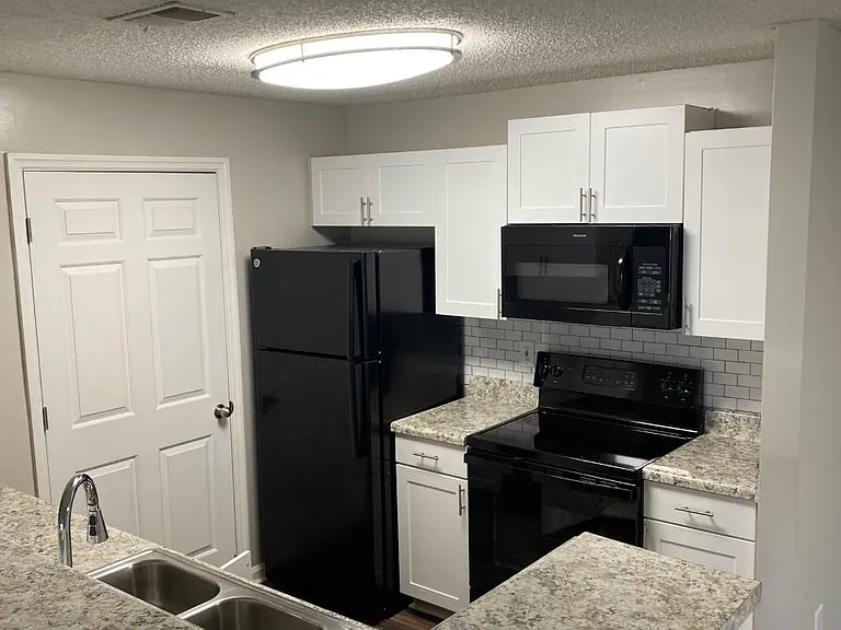 Arbor Bend — Photo 26