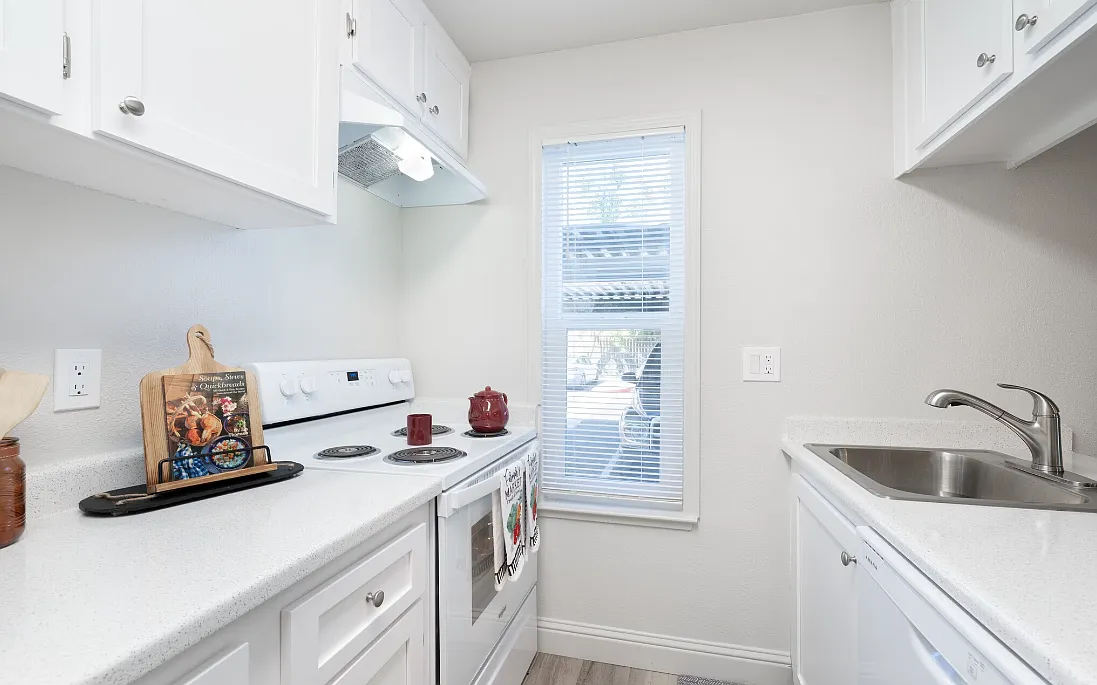 2228 Edison Ave APT 69 photo 1