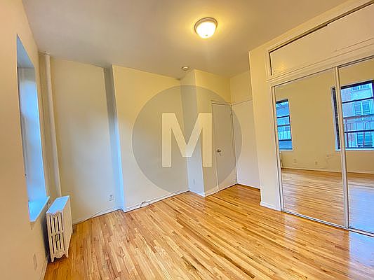 4th image of 341 E 76th St #3R