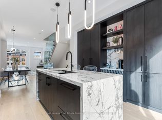 10 Lunar Cres #24, Mississauga, ON L5M 2P6