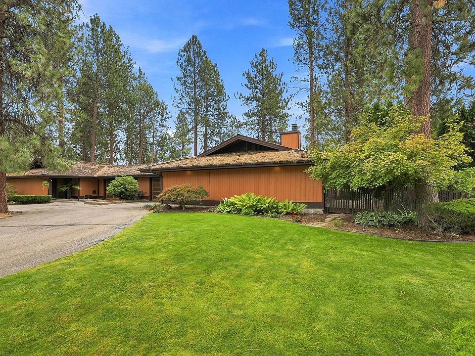 1st image of 11308/11310 E 29th Ave