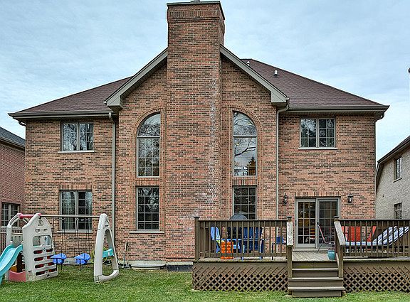 2nd image of 296 Berkshire Lane Des