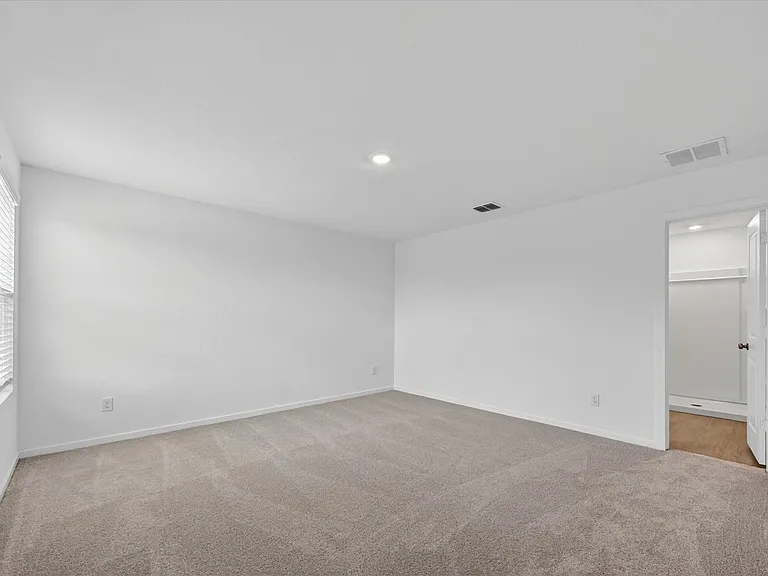 1328 Alfred St — Photo 6