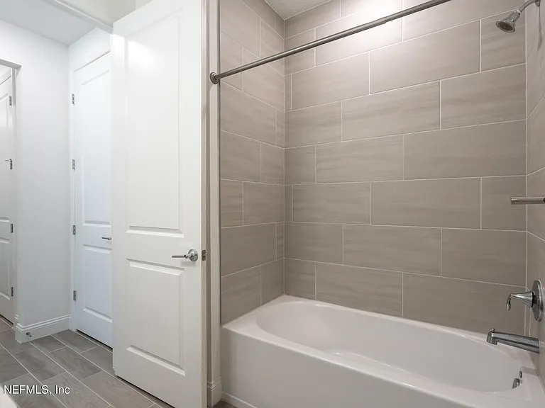 260 Oaklawn Ct — Photo 16