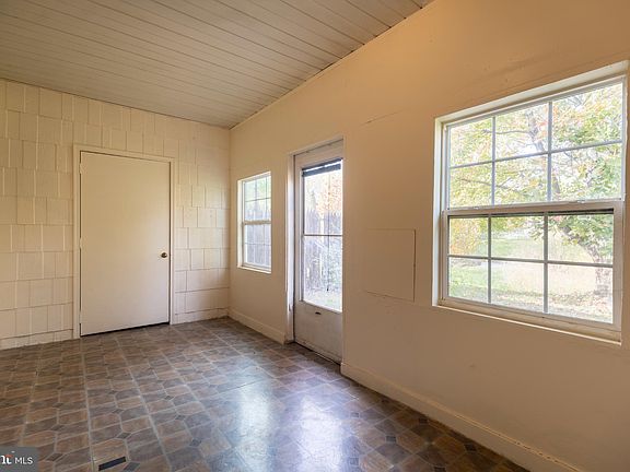 5th image of 3550 Gregway Dr