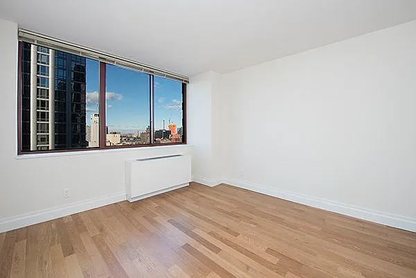 260 W 52nd St #25A — Photo 4