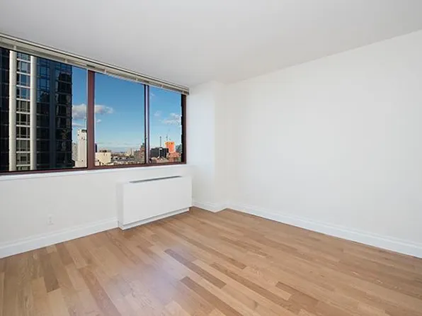 260 West 52nd Street image 3 of 9