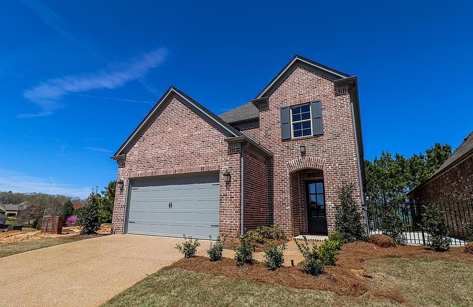1st image of 102 Glen Alden Cir