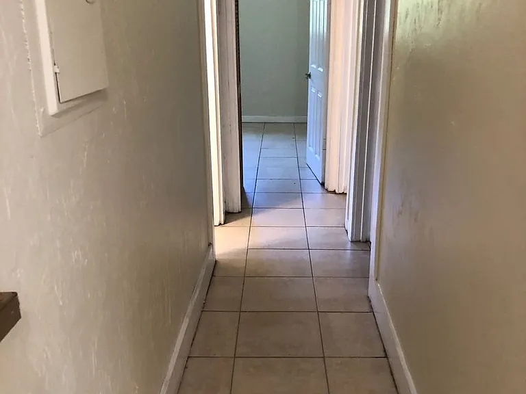 1859 Lauderdale Manor Dr — Photo 13