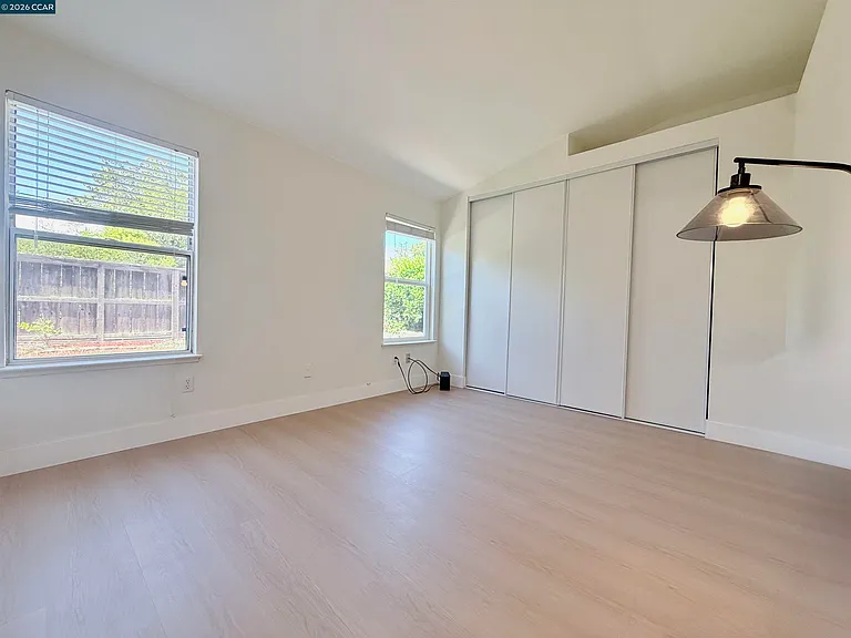 1746 Highland Cir — Photo 11