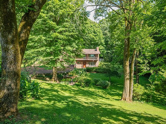 4th image of 604 Crestland Dr