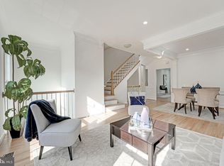 6410 Hawk View Ln, Alexandria, VA 22312