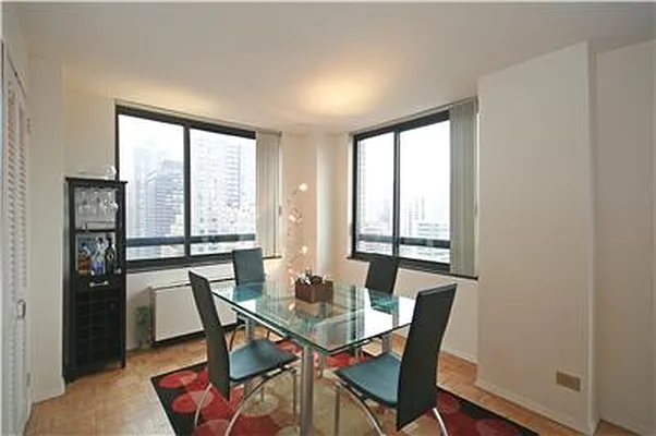 Sold by R New York | media 14