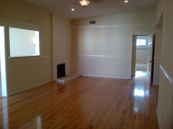 4th image of 13445 Blythe St