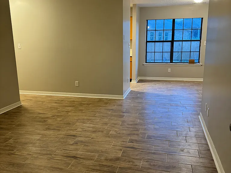 200 Prince Dr #1 — Photo 2