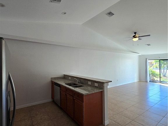 5th image of 3820/3822 SW 16th Pl