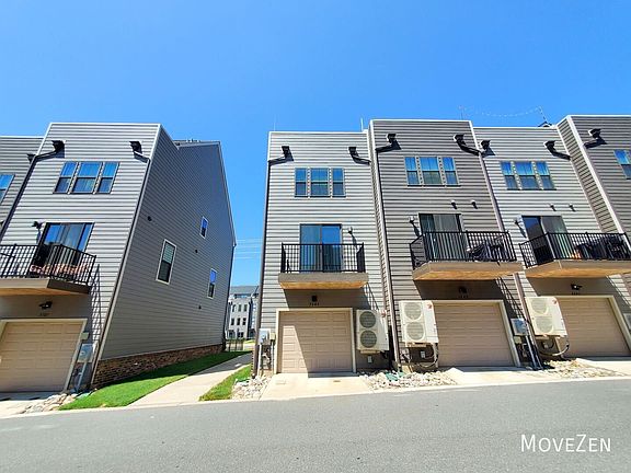 4th image of 3645 S Tryon St