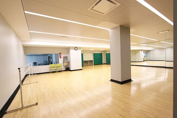 Rented by Compass | media 25