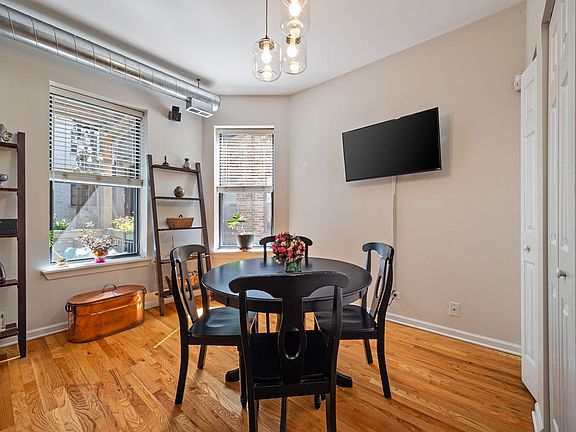 5th image of 1025 W Balmoral Ave #2B