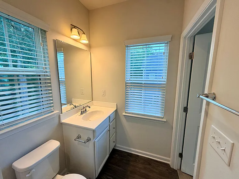 1214 Ashbury St — Photo 23