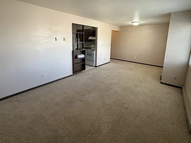 1105 N Main St #6W — Photo 2
