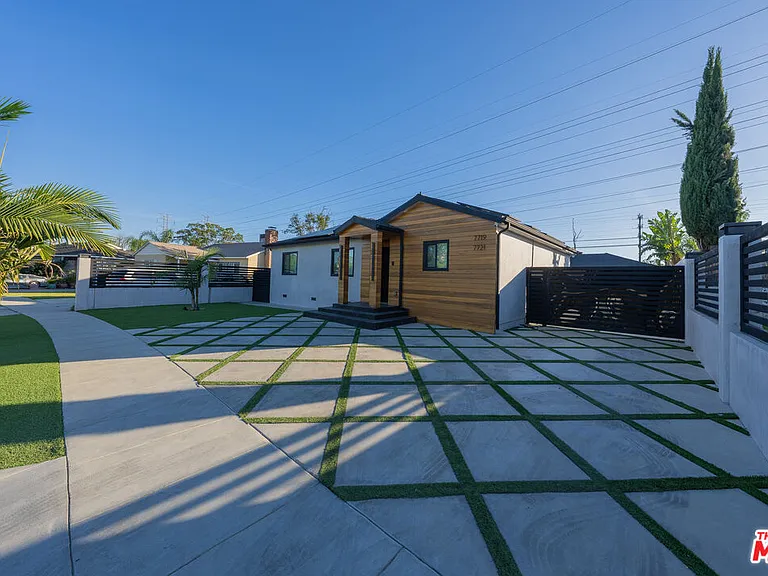 7719 Rhodes Ave — Photo 15