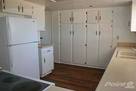 10244 Rea-kitchen2