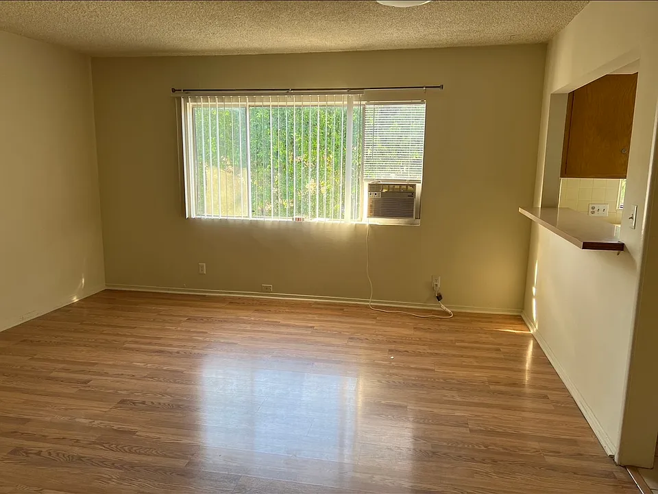 14757 Magnolia Blvd #5210