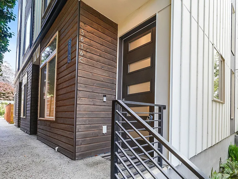5616C California Ave SW — Photo 3
