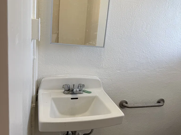 2346 Date St — Photo 6