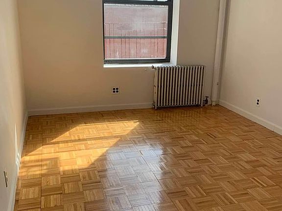 5th image of 440 E 6th St APT 3A