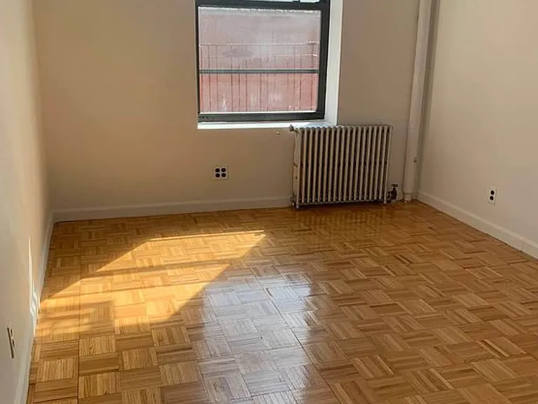 440 E 6th St #3A — Photo 5