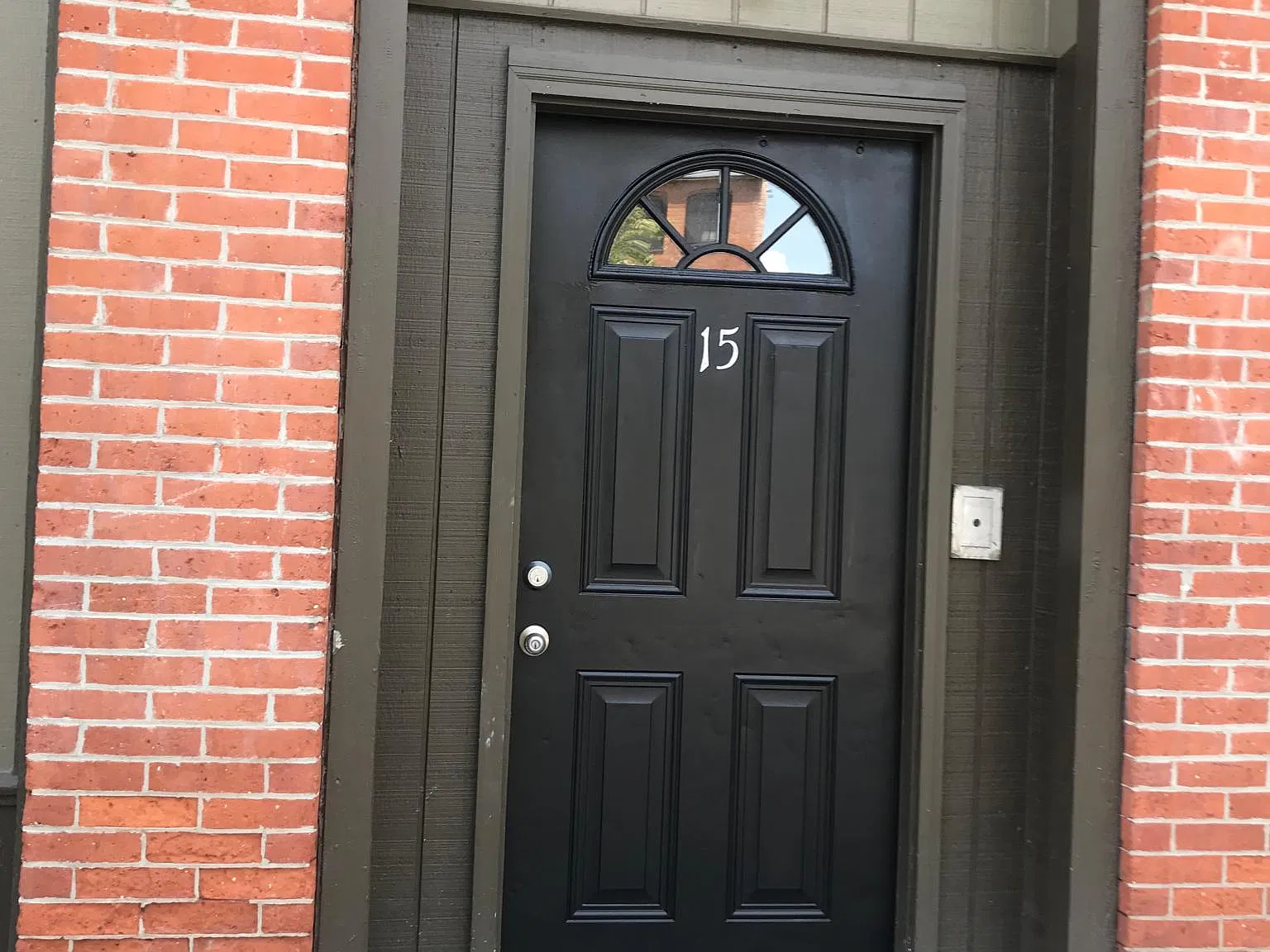 2 bed, 900 sqft, $2,400 — Photo 4
