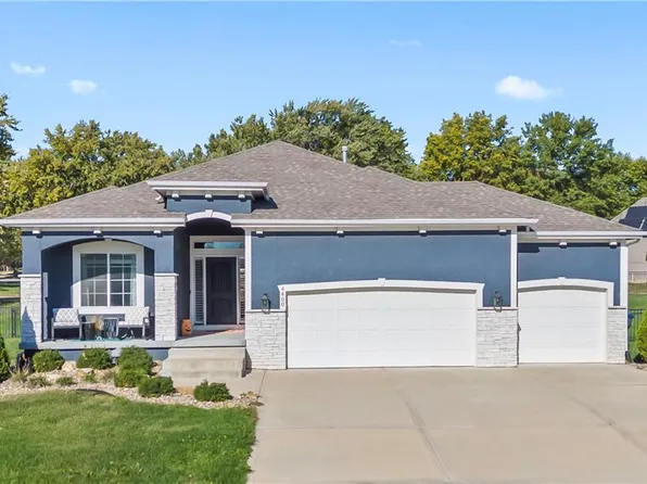 4400 SW Nautilus Pl, Lees Summit, MO 64082