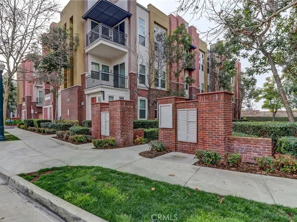706 W 1st St, Claremont, CA 91711