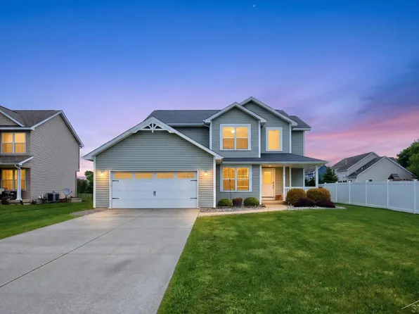 8914 Cottonwood Dr, Freeland, MI 48623