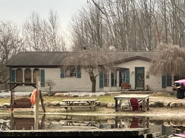 12359 Dunn Rd, Riley, MI 48041