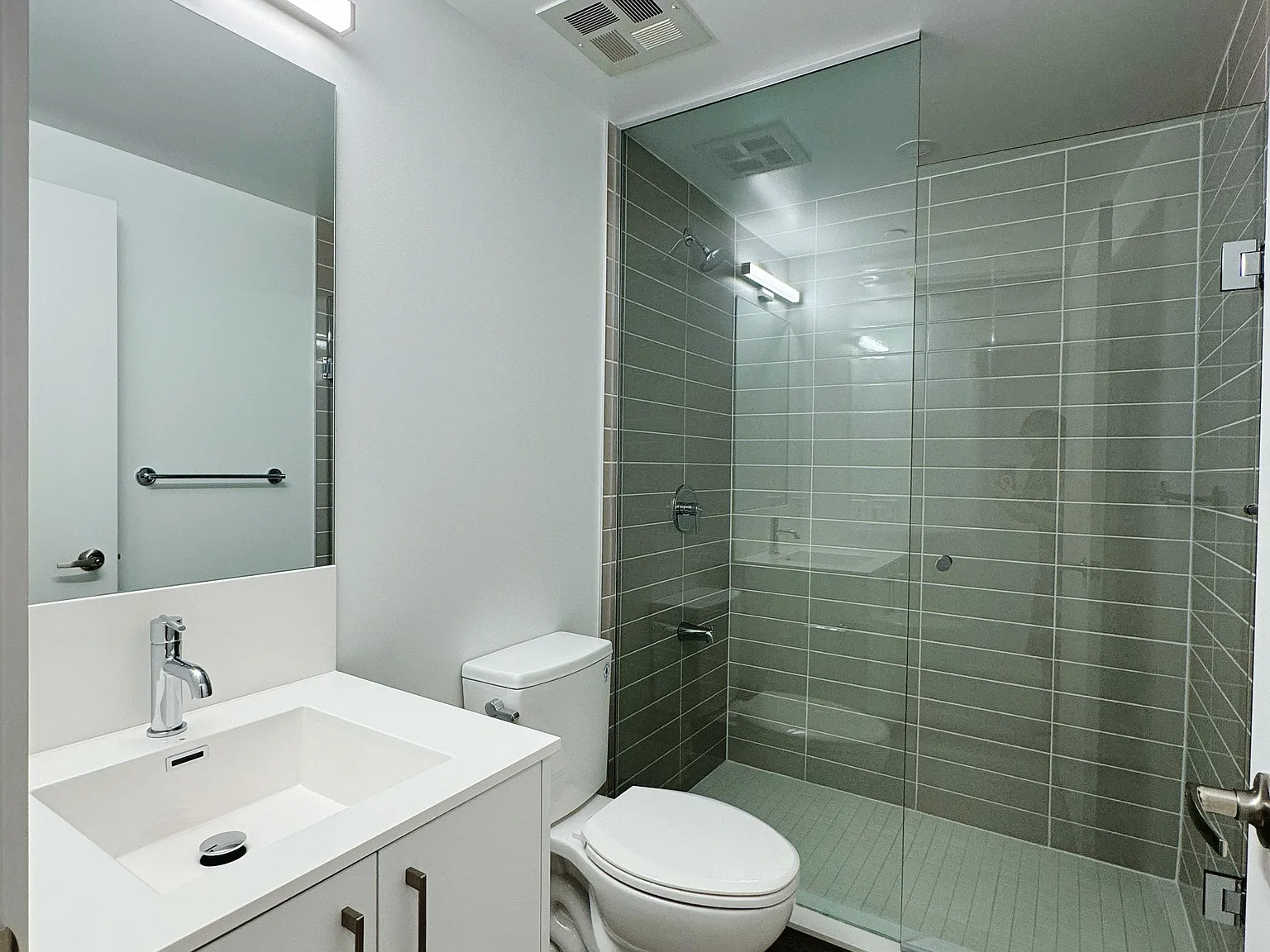 2 bed, $2,490 — Photo 4