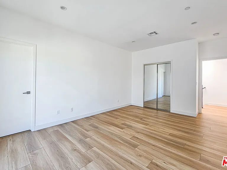 1921 Carmona Ave — Photo 18