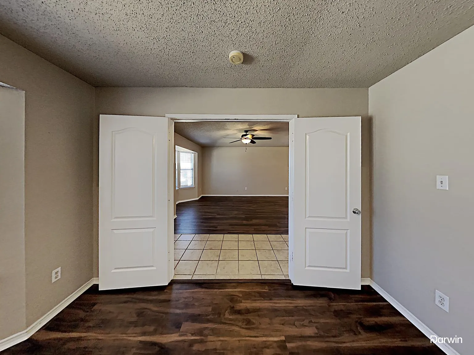 4 bed, 2.0 bath, 2484 sqft, $2,565 — Photo 4