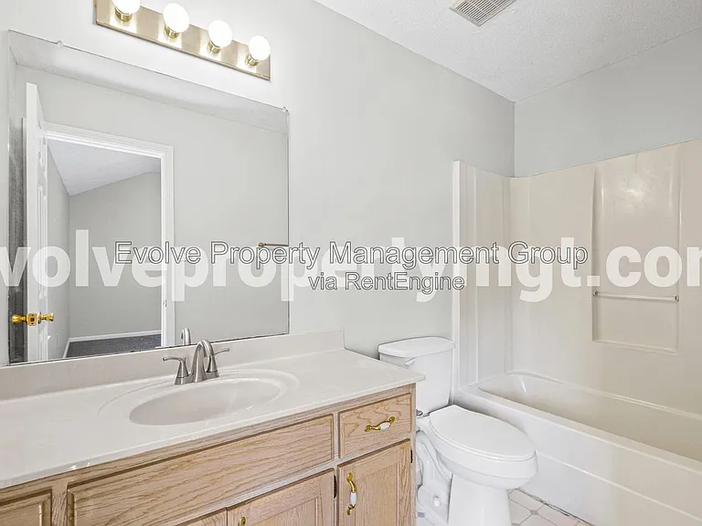 8363 Creek Front Dr — Photo 15