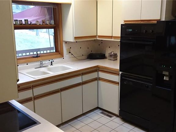 4th image of 1031 Joffre Pl