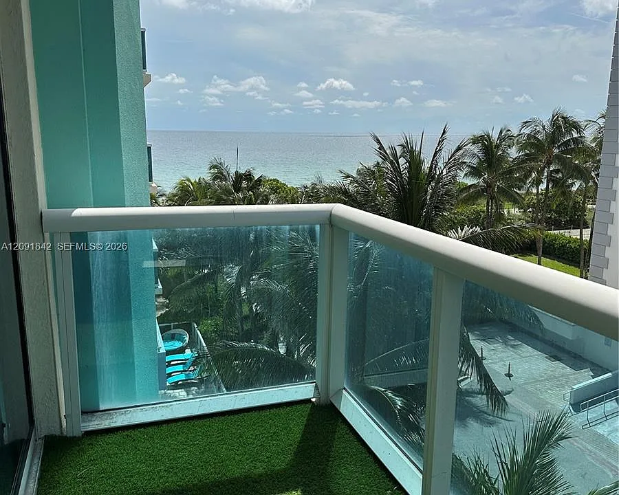 9201 Collins Ave #524