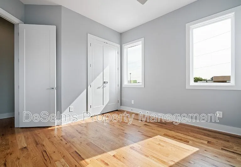 1000 Southside Ave — Photo 21