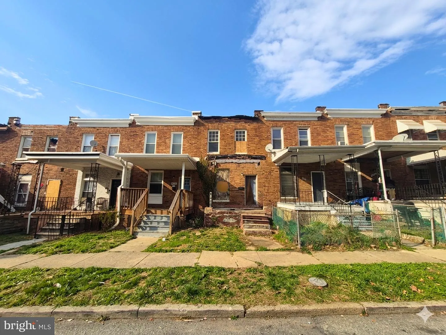 3010 Rayner Ave photo 1
